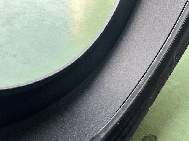 Corte do pneu Bridgestone Turanza 6 mostrando a tecnologia B-Silent